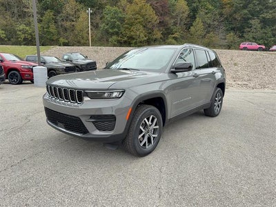 2027 Jeep Grand Cherokee GRAND CHEROKEE LAREDO X 4X4