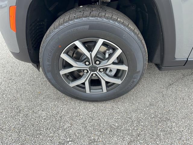 2027 Jeep Grand Cherokee GRAND CHEROKEE LAREDO X 4X4