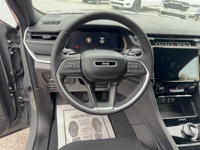 2027 Jeep Grand Cherokee GRAND CHEROKEE LAREDO X 4X4