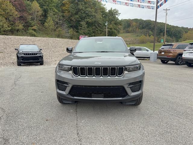2027 Jeep Grand Cherokee GRAND CHEROKEE LAREDO X 4X4