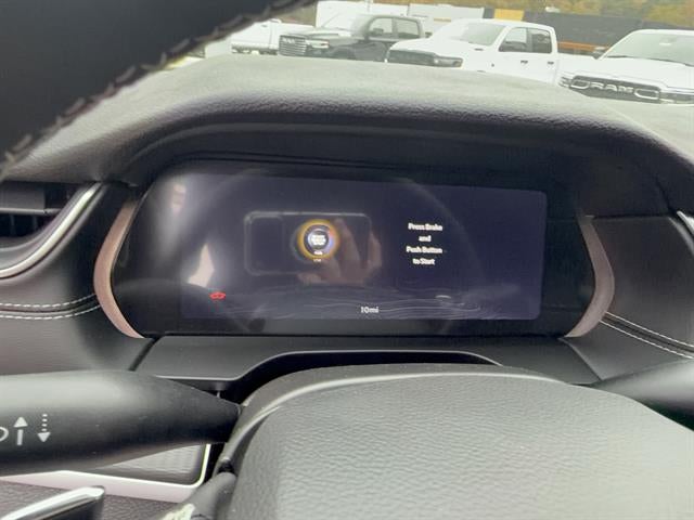 2027 Jeep Grand Cherokee GRAND CHEROKEE LAREDO X 4X4