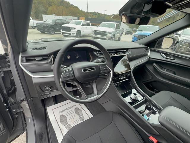 2027 Jeep Grand Cherokee GRAND CHEROKEE LAREDO X 4X4