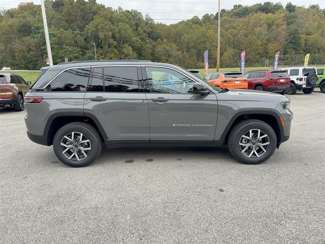 2027 Jeep Grand Cherokee GRAND CHEROKEE LAREDO X 4X4