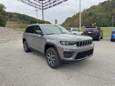 2027 Jeep Grand Cherokee GRAND CHEROKEE LAREDO X 4X4