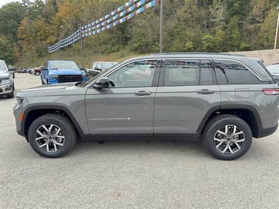 2027 Jeep Grand Cherokee GRAND CHEROKEE LAREDO X 4X4