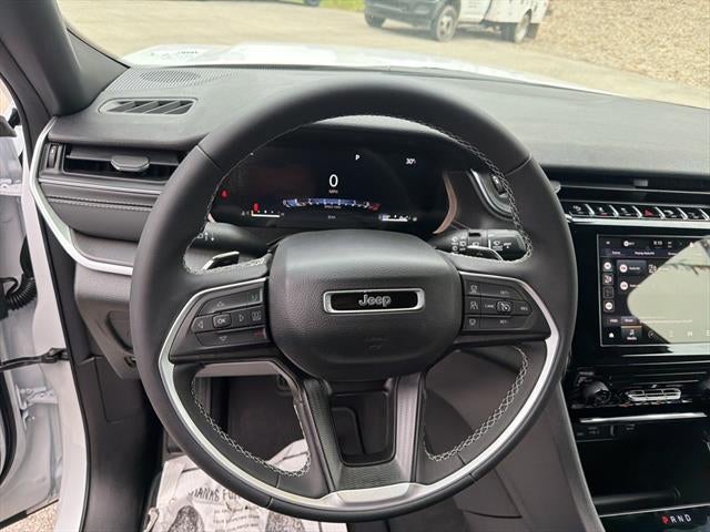 2025 Jeep Grand Cherokee GRAND CHEROKEE LAREDO 4X4