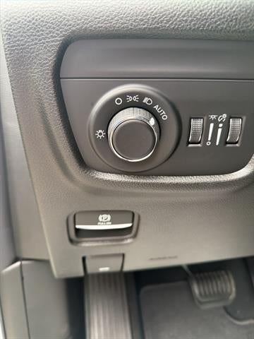 2025 Jeep Grand Cherokee GRAND CHEROKEE LAREDO 4X4