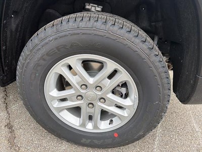 2025 Jeep Grand Cherokee GRAND CHEROKEE LAREDO 4X4