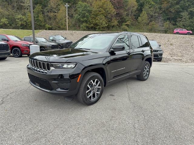 2027 Jeep Grand Cherokee Laredo