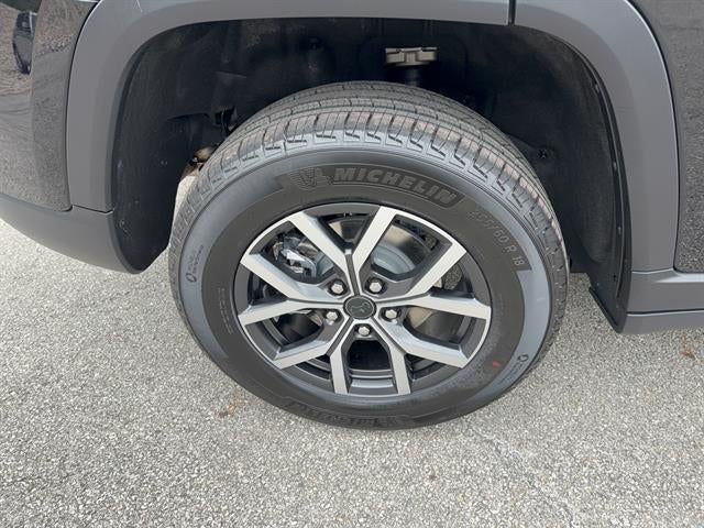 2027 Jeep Grand Cherokee GRAND CHEROKEE LAREDO 4X4