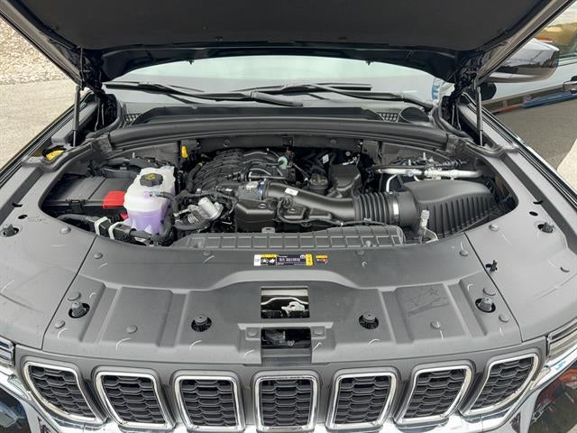 2027 Jeep Grand Cherokee GRAND CHEROKEE LAREDO 4X4