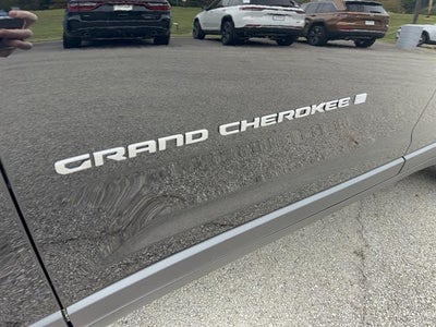 2027 Jeep Grand Cherokee GRAND CHEROKEE LAREDO 4X4