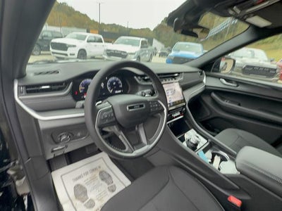 2027 Jeep Grand Cherokee GRAND CHEROKEE LAREDO 4X4