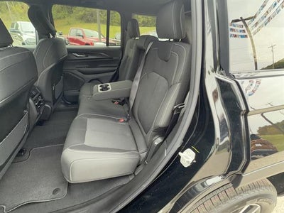 2027 Jeep Grand Cherokee GRAND CHEROKEE LAREDO 4X4