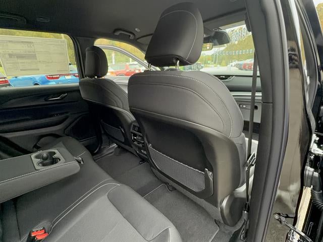 2027 Jeep Grand Cherokee GRAND CHEROKEE LAREDO 4X4