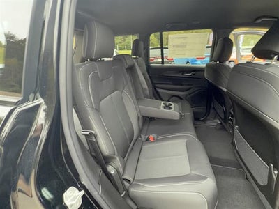 2027 Jeep Grand Cherokee GRAND CHEROKEE LAREDO 4X4