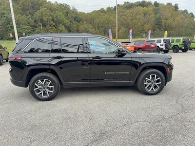 2027 Jeep Grand Cherokee GRAND CHEROKEE LAREDO 4X4
