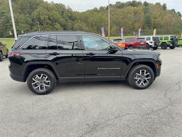 2027 Jeep Grand Cherokee GRAND CHEROKEE LAREDO 4X4