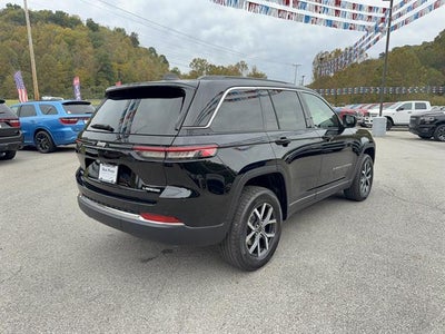 2027 Jeep Grand Cherokee GRAND CHEROKEE LAREDO 4X4
