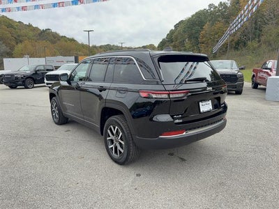2027 Jeep Grand Cherokee GRAND CHEROKEE LAREDO 4X4