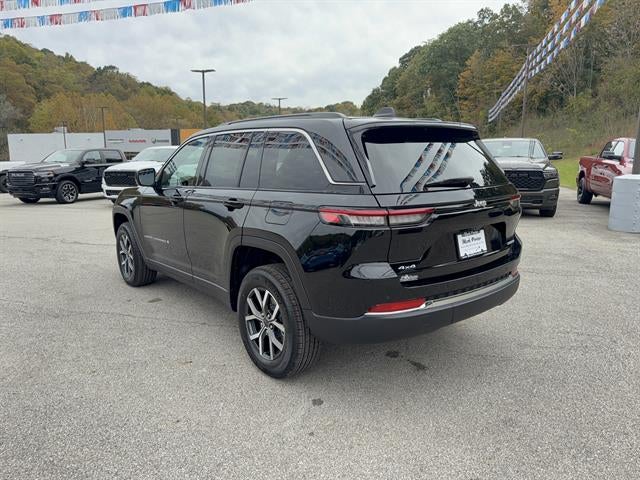 2027 Jeep Grand Cherokee GRAND CHEROKEE LAREDO 4X4