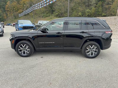 2027 Jeep Grand Cherokee GRAND CHEROKEE LAREDO 4X4