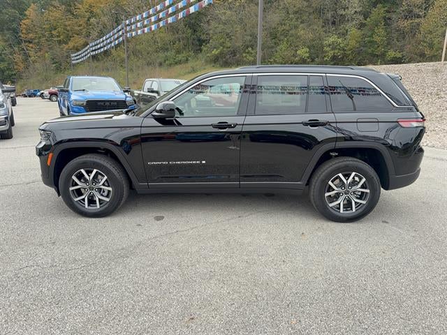 2027 Jeep Grand Cherokee GRAND CHEROKEE LAREDO 4X4