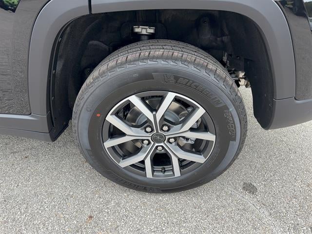2027 Jeep Grand Cherokee GRAND CHEROKEE LAREDO 4X4