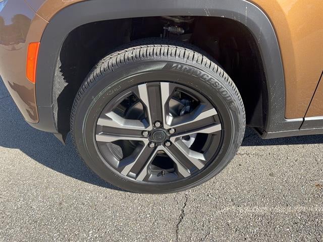 2027 Jeep Grand Cherokee GRAND CHEROKEE LIMITED 4X4