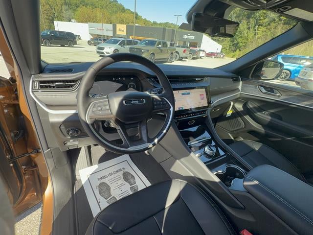 2027 Jeep Grand Cherokee GRAND CHEROKEE LIMITED 4X4