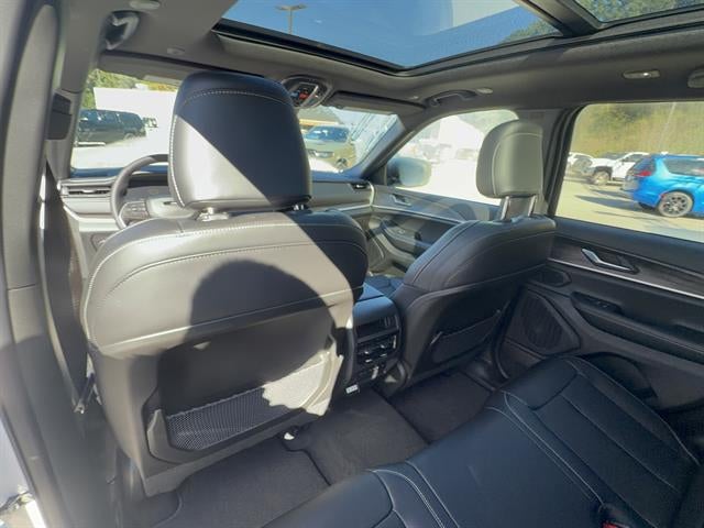 2027 Jeep Grand Cherokee GRAND CHEROKEE LIMITED 4X4