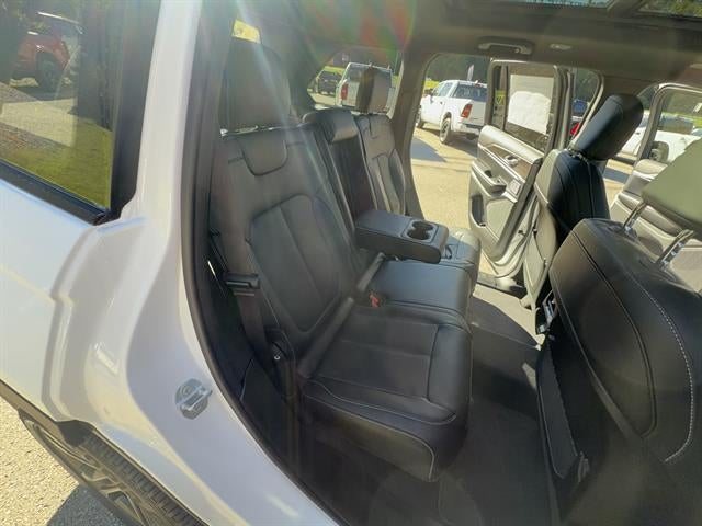 2027 Jeep Grand Cherokee GRAND CHEROKEE LIMITED 4X4