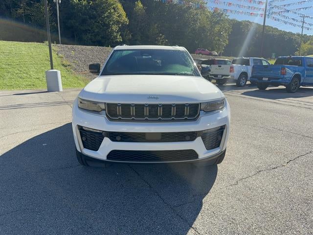 2027 Jeep Grand Cherokee GRAND CHEROKEE LIMITED 4X4