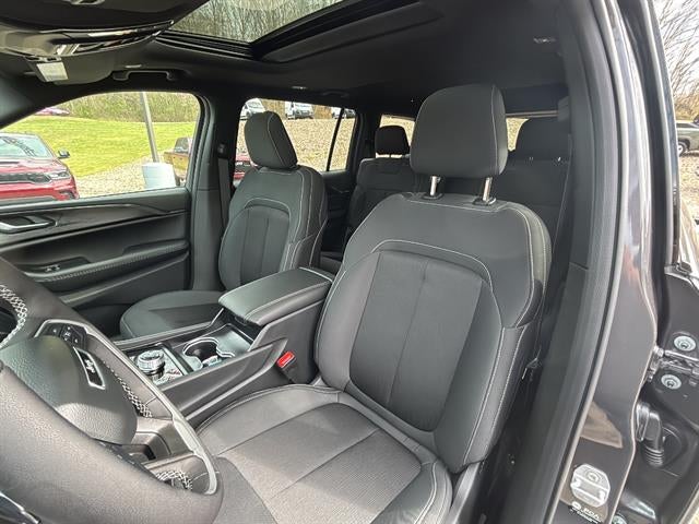 2026 Jeep Grand Cherokee GRAND CHEROKEE L LAREDO X 4X4