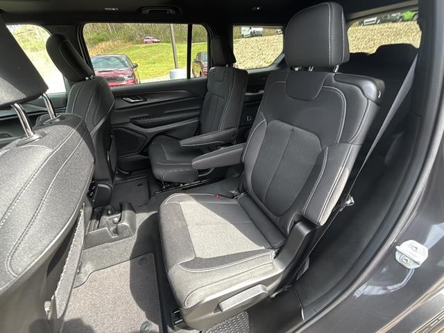 2026 Jeep Grand Cherokee GRAND CHEROKEE L LAREDO X 4X4