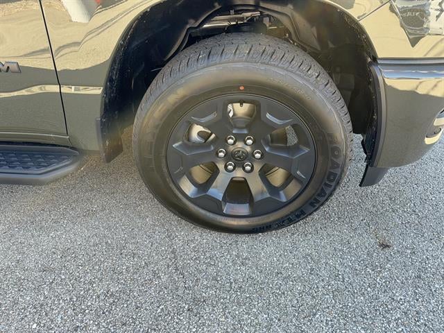 2027 RAM Ram 1500 RAM 1500 EXPRESS CREW CAB 4X4 5'7' BOX