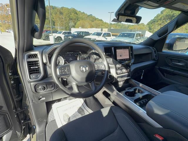 2027 RAM Ram 1500 RAM 1500 EXPRESS CREW CAB 4X4 5'7' BOX