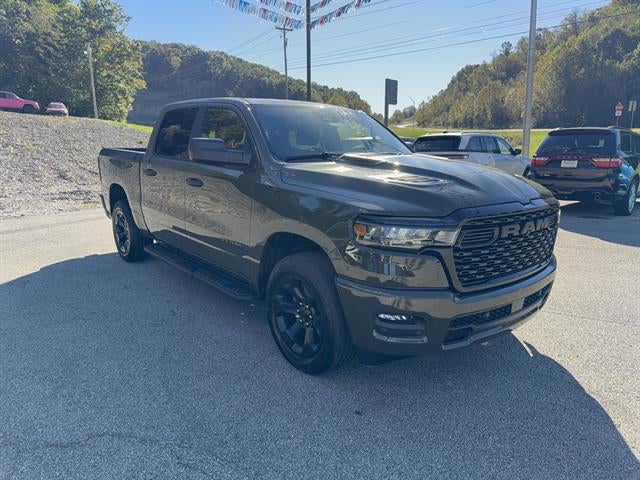 2027 RAM Ram 1500 RAM 1500 EXPRESS CREW CAB 4X4 5'7' BOX