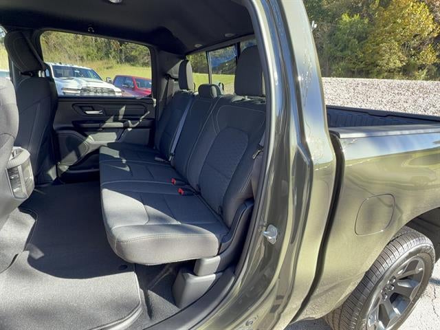 2027 RAM Ram 1500 RAM 1500 EXPRESS CREW CAB 4X4 5'7' BOX