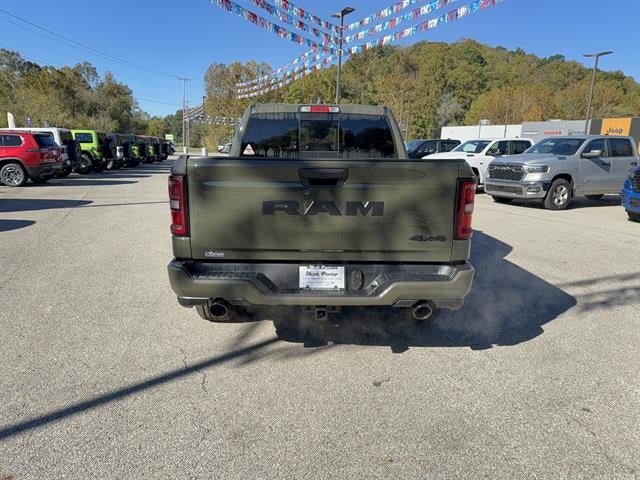 2027 RAM Ram 1500 RAM 1500 EXPRESS CREW CAB 4X4 5'7' BOX