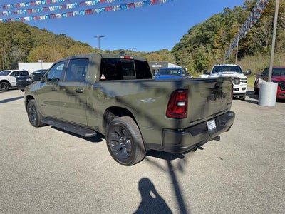 2027 RAM Ram 1500 RAM 1500 EXPRESS CREW CAB 4X4 5'7' BOX