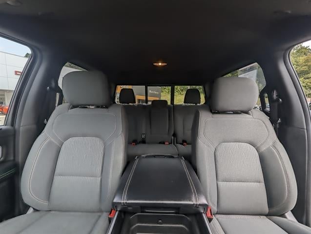 2022 RAM 1500 Big Horn Crew Cab 4x4 6'4' Box