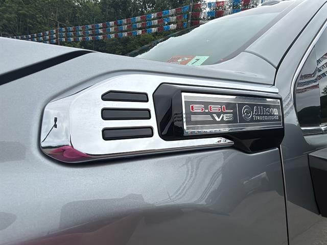 2025 GMC Sierra 2500HD 4WD Crew Cab Standard Bed SLT