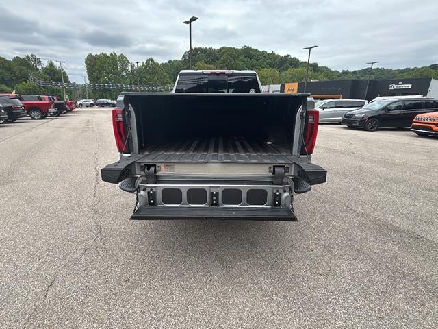 2025 GMC Sierra 2500HD 4WD Crew Cab Standard Bed SLT