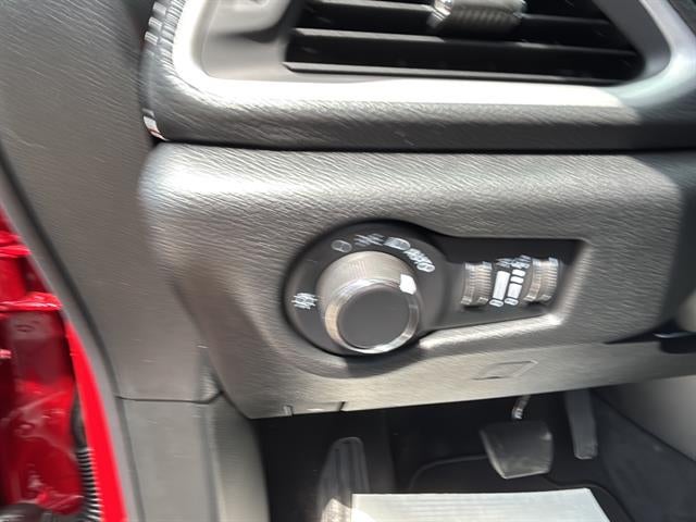 2027 Chrysler Pacifica PACIFICA SELECT AWD