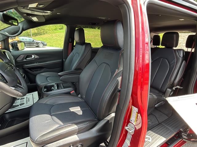 2027 Chrysler Pacifica PACIFICA SELECT AWD
