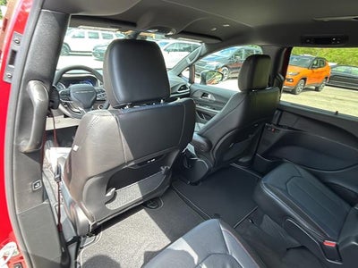 2027 Chrysler Pacifica PACIFICA SELECT AWD