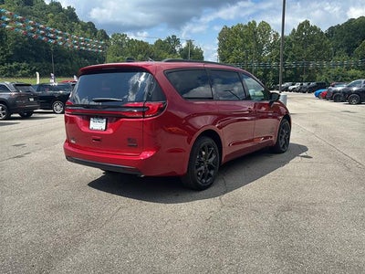 2027 Chrysler Pacifica PACIFICA SELECT AWD