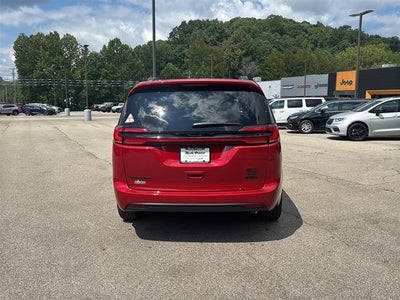 2027 Chrysler Pacifica PACIFICA SELECT AWD