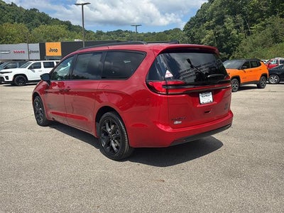 2027 Chrysler Pacifica PACIFICA SELECT AWD